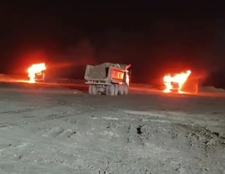 Jharkhand:TSPC के उग्रवादियों ने उग्रवादियों ने केडी कोल परियोजना में की गोलीबारी, फूंक दिये बीजीआर कंपनी के दो वाहन, काम नहीं करने की दी चेतावनी