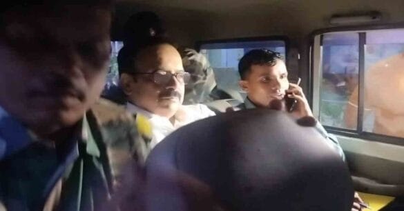 Jharkhand:शराब घोटाला में फिर बड़ी कार्रवाई, पूर्व उत्पाद आयुक्त अमित प्रकाश को ACB ने किया गिरफ्तार, जानें क्या है आरोप