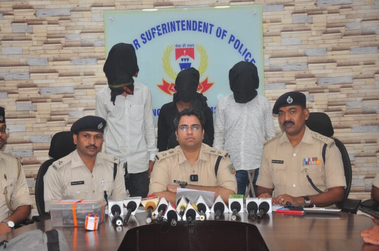 Jamshedpur: भुइयांडीह इलाके में फायरिंग मामले में 3 आरोपी गिरफ्तार, दो देसी कट्टा, जिंदा गोल व खोखा बरामद