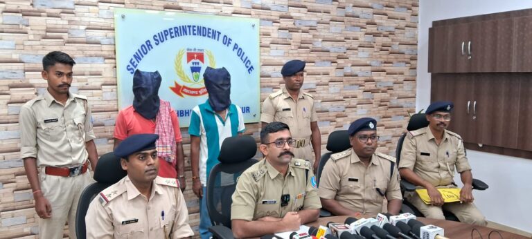 Jamshedpur: कोवाली में घर में घुसकर वृद्धा की हत्या करने के मामले में दो आरोपियों को पुलिस ने किया गिरफ्तार, संपत्ति विवाद को लेकर दिया घटना को दिया था अंजाम