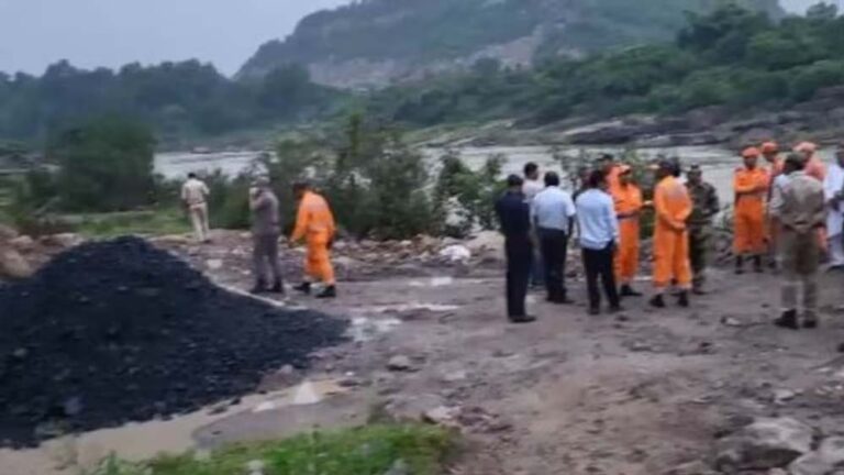 Jharkhand: धनबाद की खदान में कोई व्यक्ति फंसा नहीं मिला, तलाशी अभियान के चौथे दिन बोली पुलिस, कई नेताओं ने लोगों के जिंदा दफन होने का किया था दावा
