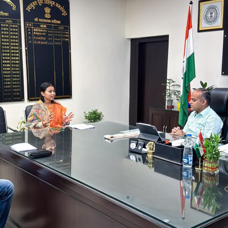 Jamshedpur: जमशेदपुर पूर्वी की समस्याओं को लेकर DC से मिलीं विधायक पूर्णिमा साहू, ये रखी मांग