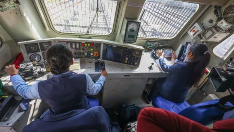 Railway : ट्रेन के पहिए थम जायेंगे! Loco Pilot ने ‘विश्राम समय विवाद’ पर देशव्यापी हड़ताल की दी चेतावनी, लोकसभा अध्यक्ष को लिखा पत्र