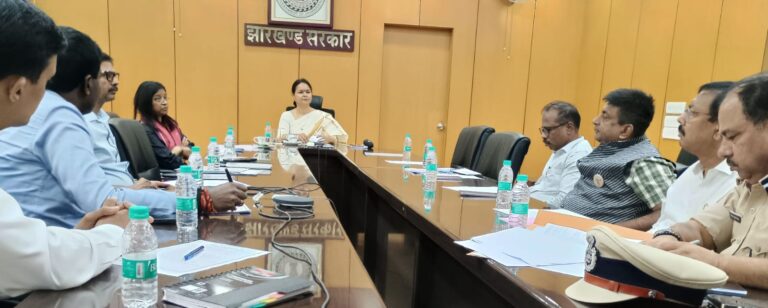 रांची, दुमका में स्वतंत्रता दिवस के मुख्य समारोह की तैयारियों को लेकर मुख्य सचिव की अध्यक्षता में समीक्षा बैठक