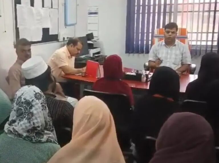 Jharkhand: अब झारखंड में ‘हिजाब विवाद’, स्कूल परिसर में विरोध प्रदर्शन, तनाव, प्रिंसिपल व शिक्षक पर मारपीट का आरोप