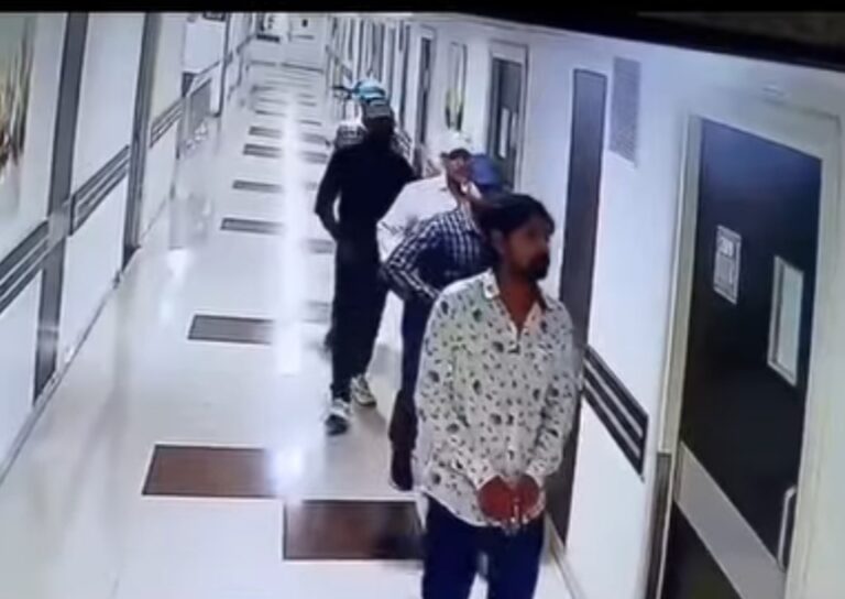 Gangster Murder In ‘Paras Hospital’: पैरोल पर बाहर आए गैंगस्टर को पटना के पारस अस्पताल में गोलियों से की छलनी, मौत, पांच शूटर सीसीटीवी में कैद, वायरल हुआ वीडियो