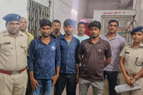 टाटानगर स्टेशन पर RPF की बड़ी कार्रवाई, 7 नाबालिग मुक्त, 3 मानव तस्कर गिरफ्तार