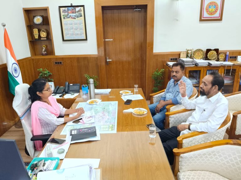 Jamshedpur News :सांसद बिद्युत बरण महतो ने रेलवे के ADRM से की मुलाकात, रेल सुविधाओं को लेकर रखीं कई अहम मांगें