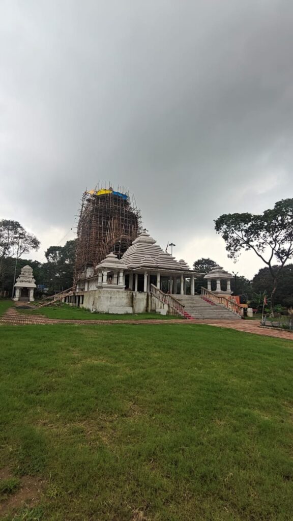 Jamshedpur News :श्री लक्ष्मीनारायण मंदिर (बिड़ला मंदिर) का प्रथम जीर्णोद्धार वार्षिकोत्सव आज, शाम में भोग-प्रसाद का वितरण