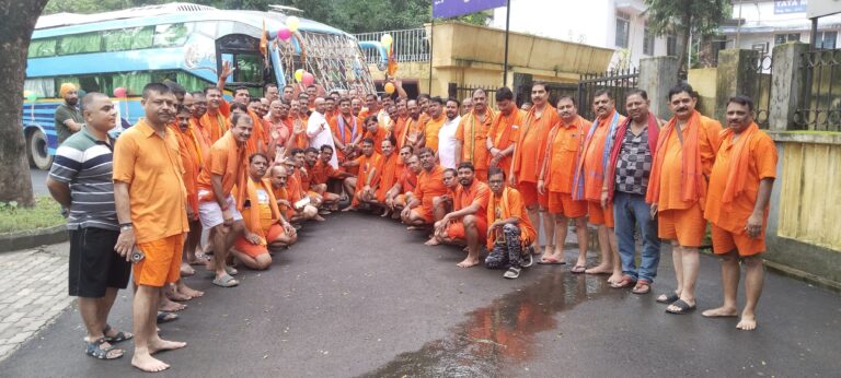 JAMSHEDPUR NEWS : टाटा मोटर्स वर्कर्स यूनियन का जत्था बाबानगरी रवाना, गूंजे बोल बम के जयकारे