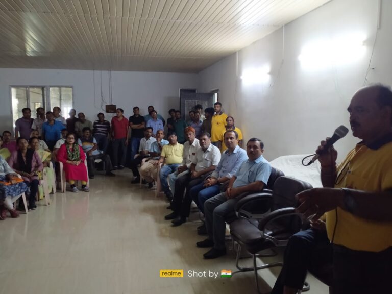Jamshedpur News :विश्व सर्प दिवस पर रेल सिविल डिफेंस द्वारा जागरूकता प्रशिक्षण शिविर आयोजित, कर्मचारियों को दी गई सांपों से बचाव की जानकारी