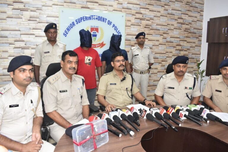 Jamshedpur: कदमा में मरीन ड्राइव के पास से दो युवक हथियार के साथ गिरफ्तार, बड़ी घटना को अंजाम देने की फिराक में थे दोनों