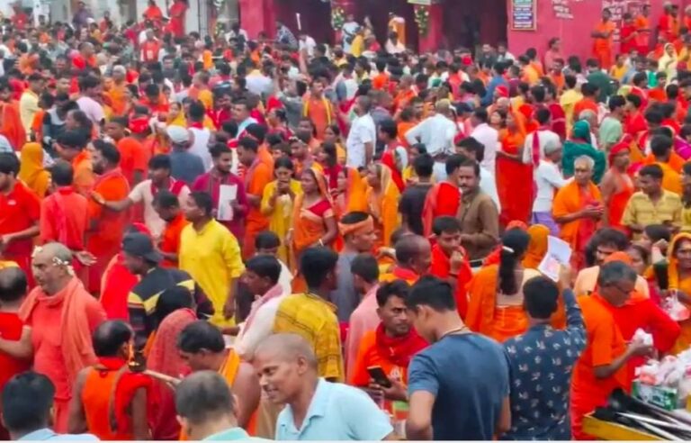 Devaghar: शिव की आराधना का पवित्र माह श्रावण शुरू, बाबा नगरी में गूंजने लगा बोल बम, पहले दिन अहले सुबह से जलाभिषेक के लिए लग गयी कतार, जानें कैसी है व्यवस्था?