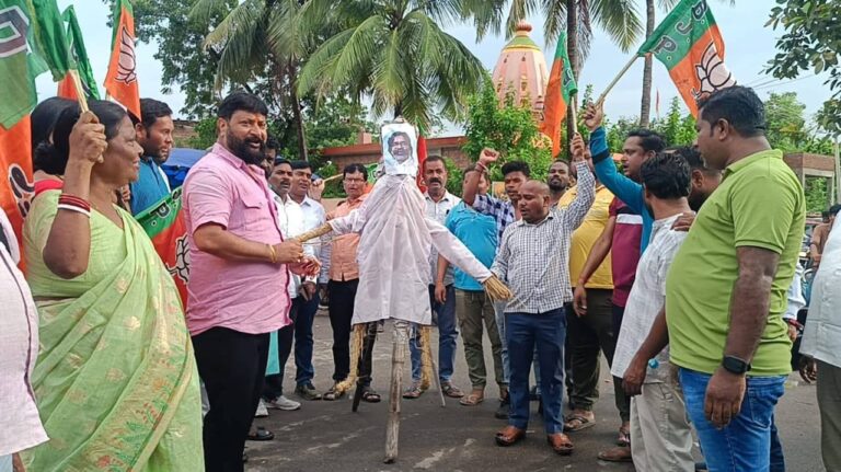 BJP Protest: हूल दिवस समारोह के दौरान आदिवासियों पर ‘पुलिस कार्रवाई’ के खिलाफ भाजपा ने किया विरोध प्रदर्शन