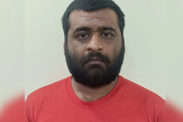 अहमदाबाद का शातिर फ्रॉड को उठा ले आयी झारखंड CID, डिजिटल आरेस्ट का डर दिखा 49.98 लाख कराये थे ट्रांसफर