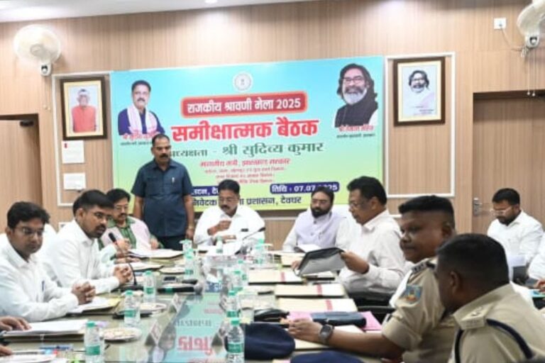 Devghar: बाबाधाम में VIP ट्रीटमेंट पर रोक, तैयारियों की समीक्षा कर बोले पर्यटन मंत्री सुदिव्य कुमार सोनू, श्रद्धालुओं की सुविधा बढ़ाने के दिये निर्देश