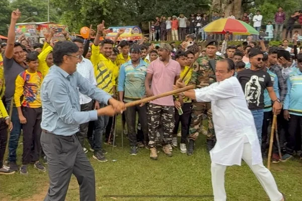 तजिया जुलूस में स्वास्थ्य मंत्री ने आजमाया दांव, कहा – ज़ुल्म के खिलाफ डटकर खड़े होने की सीख है मुहर्रम