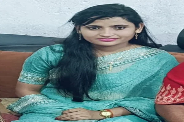 दो महीने पूर्व शादी कर आई ससुराल, अब फंदे से लटकी मिली विवाहिता