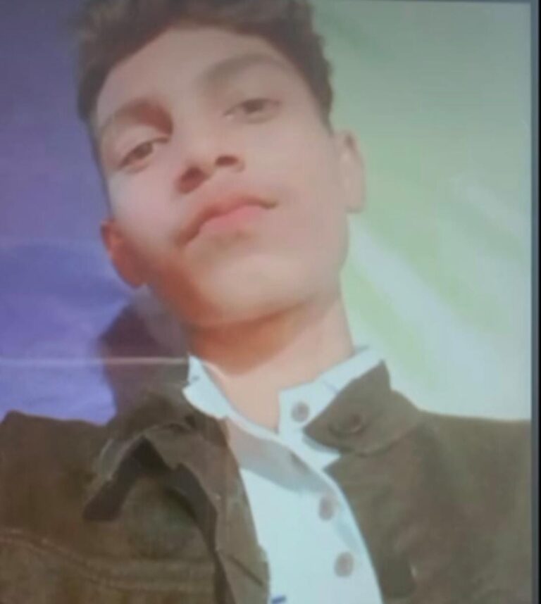Jamshedpur: हरहरगुट्टू में युवक ने फांसी लगाकर दी जान, आनलाइन गेम खेलने की थी लत, मोबाइल छीने जाने से था तनाव में