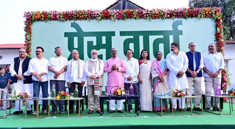 Jharkhand: भाजपा के शीर्ष नेता राजी हों तो मैं समर्थन के लिए उनसे मिलने को तैयार, रांची पहुंचे इंडिया गठबंधन के उपराष्ट्रपति पद के उम्मीदवार रेड्डी बोले, हेमंत सोरेन पर भी बोले