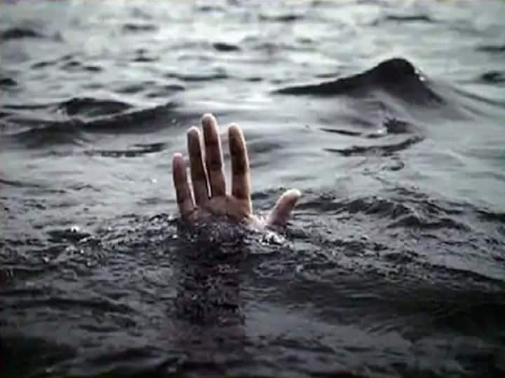 Jharkhand: नदी में 4 किशोर डूबे, एक का शव बरामद, अन्य तीन की तलाश के लिए बुलायी गयी NDRF की टीम