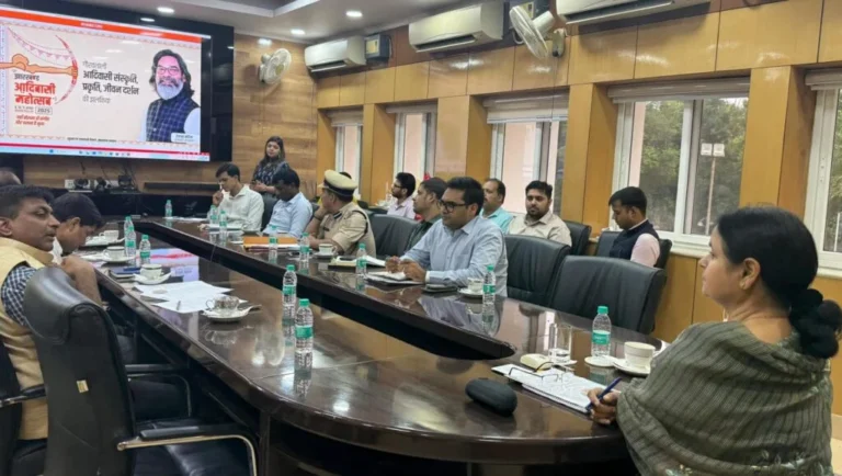 आदिवासी महोत्सव 2025 की तैयारियों को लेकर मुख्य सचिव ने की समीक्षा बैठक