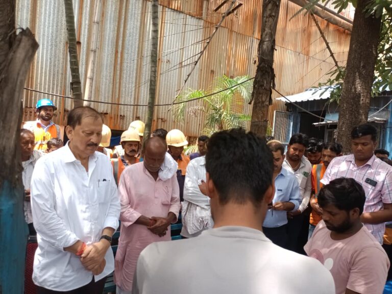Adityapur: कंपनी में दुर्घटना के शिकार कामगार की पत्नी को मिलेगा 15 लाख मुआवजा, बेटे को नौकरी, पूर्व विधायक अरविंद सिंह उर्फ मलखान सिंह की पहल पर हुआ समझौता