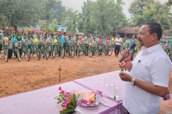 प्राथमिक से उच्च शिक्षा तक सरकार विद्यार्थियों को दे रही सभी सुविधाएं : बिरुवा