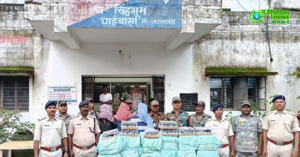 Chaibasa: पश्चिमी सिंहभूम जिले के जगन्नाथपुर में वाहन से अवैध कफ सिरप की बड़ी खेप बरामद, 3 लोग गिरफ्तार