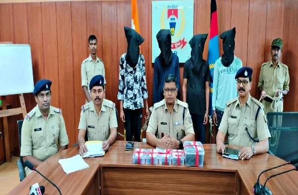 पुलिस को डकैतों और अफीम तस्कर के खिलाफ मिली कामयाबी, 1.65 करोड़ का डोडा व हथियार जब्त