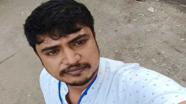 प्रोफेसर ने आईने पर लिखा ‘सॉरी मोटो’, फिर फांसी लगाकर खत्म कर ली जिंदगी