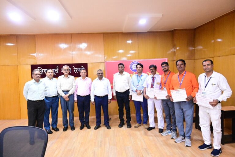 South East Central Railway :रेल हादसों को टालने वाले पाँच कर्मवीरों को मिला संरक्षा पुरस्कार