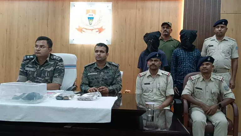 सारंडा में सुरक्षाबलों को बड़ी कामयाबी, माओवादी संदीप और शिवा बोदरा पकड़ा