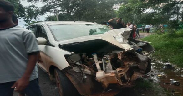 Chaibasa Accident: चाईबासा के पास भीषण सड़क हादसा, कार ने बाइक को रौंदा,युवक की मौत, साथी गंभीर रूप से जख्मी, जमशेदपुर रेफर