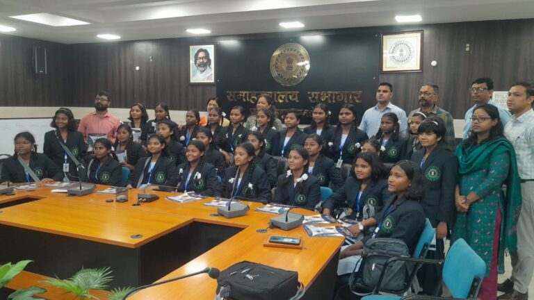 तीन दिवसीय शैक्षणिक भ्रमण से लौटीं छात्राओं ने साझा किए अनुभव, सरकार का जताया आभार