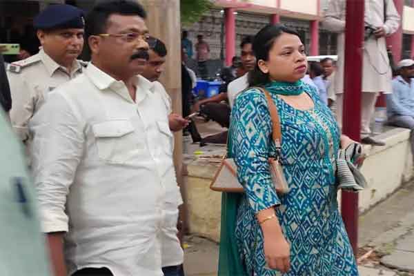 CNT Land Scam: पूर्व मंत्री एनोस एक्का, पत्नी मेनन को 7-7 साल व पूर्व LRDC कार्तिक प्रभात को 4 वर्ष कैद की सजा