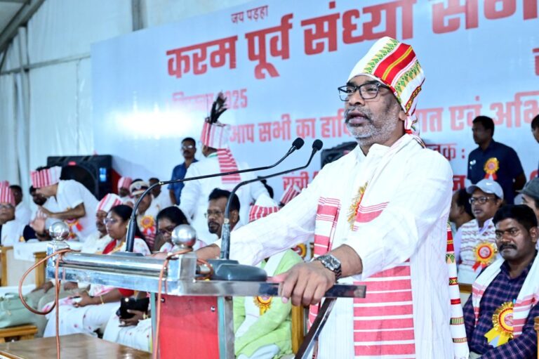 Karam Samaroh: करम पूर्व संध्या समारोह में शामिल हुए मुख्यमंत्री हेमंत सोरेन, बोले-आदिवासी समाज अपनी विरासत को आगे बढ़ाएं