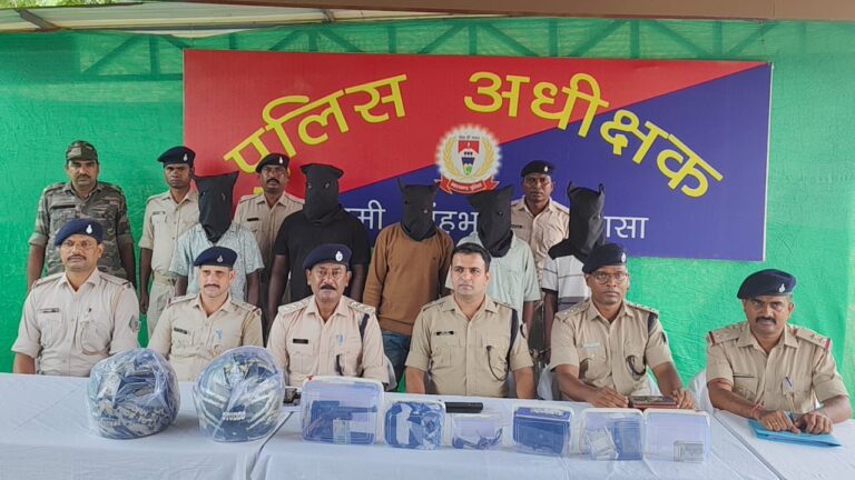 Chaibasa Loot Expose: पांच लाख लूटकांड में चौथे दिन पुलिस की बड़ी कामयाबी, पांच आरोपी गिरफ्तार, बतायी लूट की कैसे बनायी थी योजना?