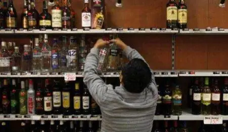 Jharkhand Liquar Sale: नयी उत्पाद नीति के तहत आज से निजी हाथों में होगा 1343 खुदरा शराब दुकानों का संचालन
