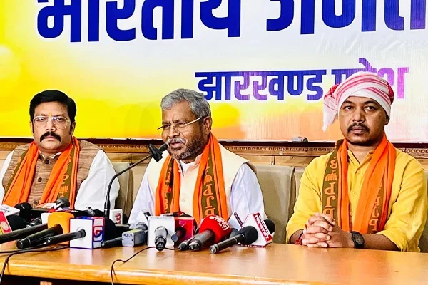 Nagar Nikay Chunav: झारखंड भाजपा ने नगर निकाय चुनाव के लिए अर्द्धसैनिक बल तैनात करने, सीसीटीवी लगाने की मांग की