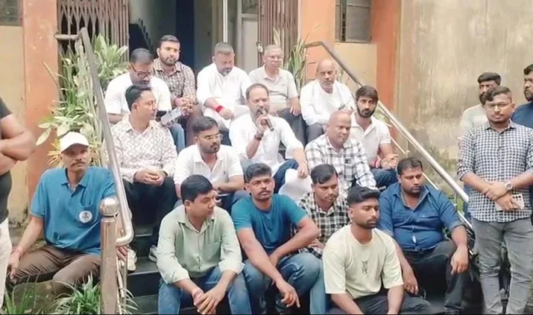 जमशेदपुर में BSNL के संवेदकों का हंगामा, 25 हजार कनेक्शन काटने की धमकी