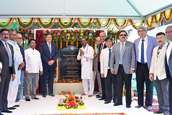 खूंटी में बार भवन का शिलान्यास, बोले सीएम – अगले तीन वर्षों में सभी जिलों में आधुनिक, सुव्यवस्थित बार भवन बनेंगे
