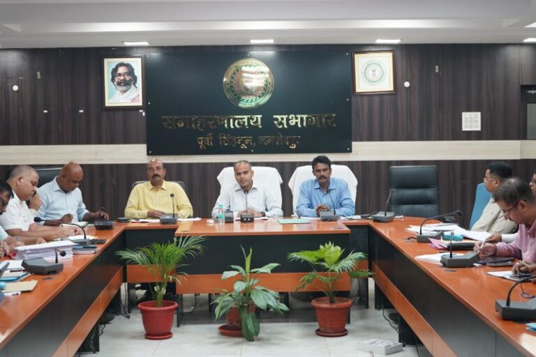 बैंकों में स्कूली बच्चों का खाता खोलने के लिए 5000 आवेदन लंबित, डीसी ने जतायी नाराजगी