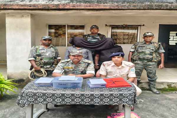 Chakardharpur: टेबो थाना पुलिस ने डोडा तस्करी के खिलाफ की बड़ी कार्रवाई, कुचाई के दो तस्करों को धर दबोचा, नकदी भी बरामद