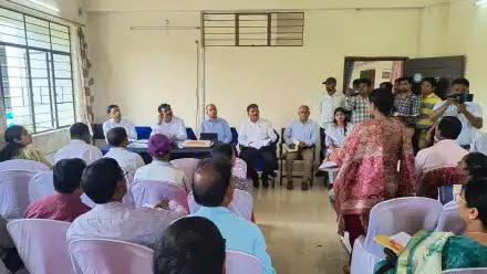 Ghatsila By Election: घाटशिला विधान सभा में उप चुनाव को लेकर झारखंड के मुख्य चुनाव निर्वाचन पदाधिकारी ने SDO Office में की बैठक, ये दिये निर्देश