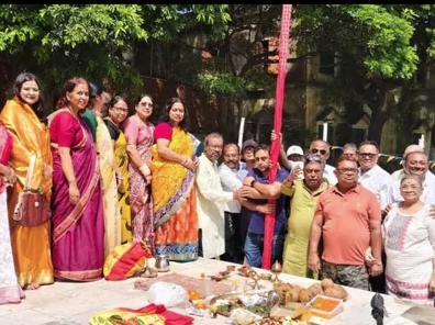Jamshedpur: दुर्गा पूजा आयोजन की 53वीं वर्षगांठ मना रही जमशेदपुर सार्वजनिन पूजा कमिटी, खूंटी पूजा के साथ इस वर्ष की पूजा का हुआ शुभारंभ