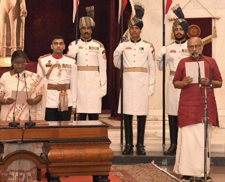 Vice President Oath: सी पी राधाकृष्णन ने भारत के 15वें उपराष्ट्रपति के तौर पर शपथ ली, प्रधानमंत्री नरेन्द्र मोदी, गृह मंत्री अमित शाह रहे मौजूद