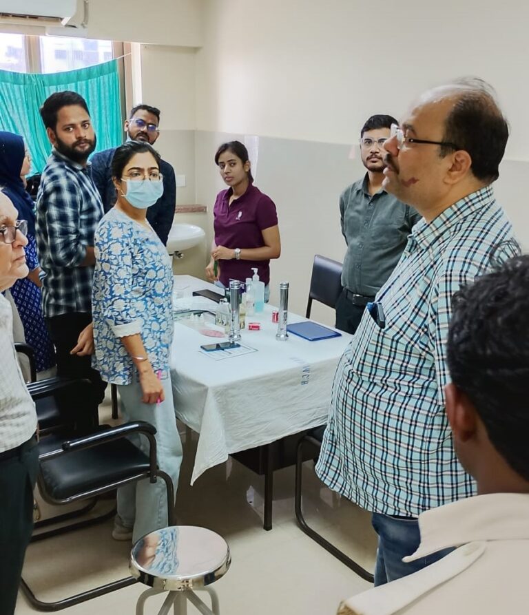 निदेशक एनईपी ने एमजीएम अस्पताल का किया औचक निरीक्षण, सुविधाओं की ली जानकारी