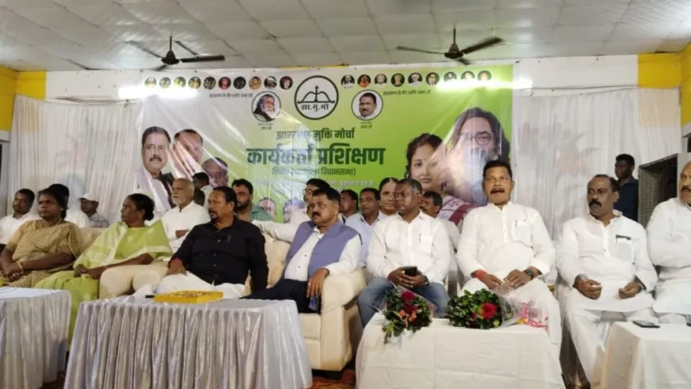 Ghatsila By-election JMM: झामुमो के विधानसभा स्तरीय प्रशिक्षण शिविर में घाटशिला में जुटे हेमंत सरकार के मंत्री, बनायी जीत की रणनीति