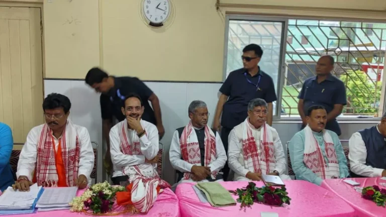 Ghatsila By-election BJP: उपचुनाव की तैयारियां देखने घाटशिला पहुंचे भाजपा नेता बाबूलाल, टाल गये उम्मीदवार के सवाल, बोले-केंद्रीय चुनाव समिति तय करेगी नाम